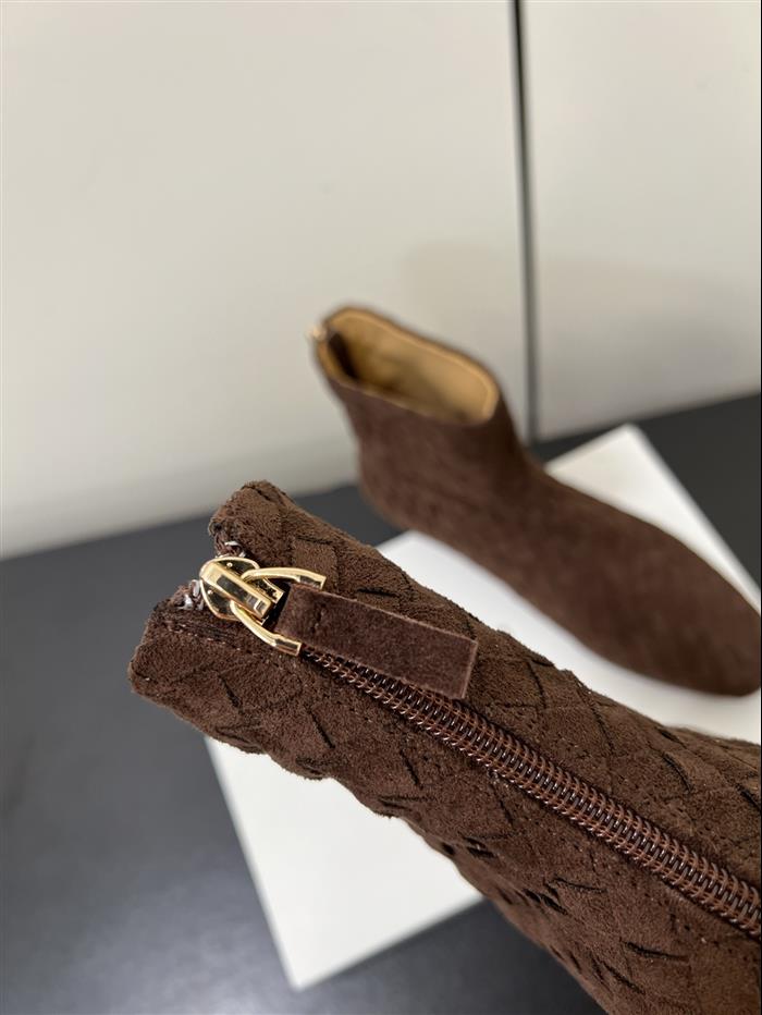 20251128173235259 380